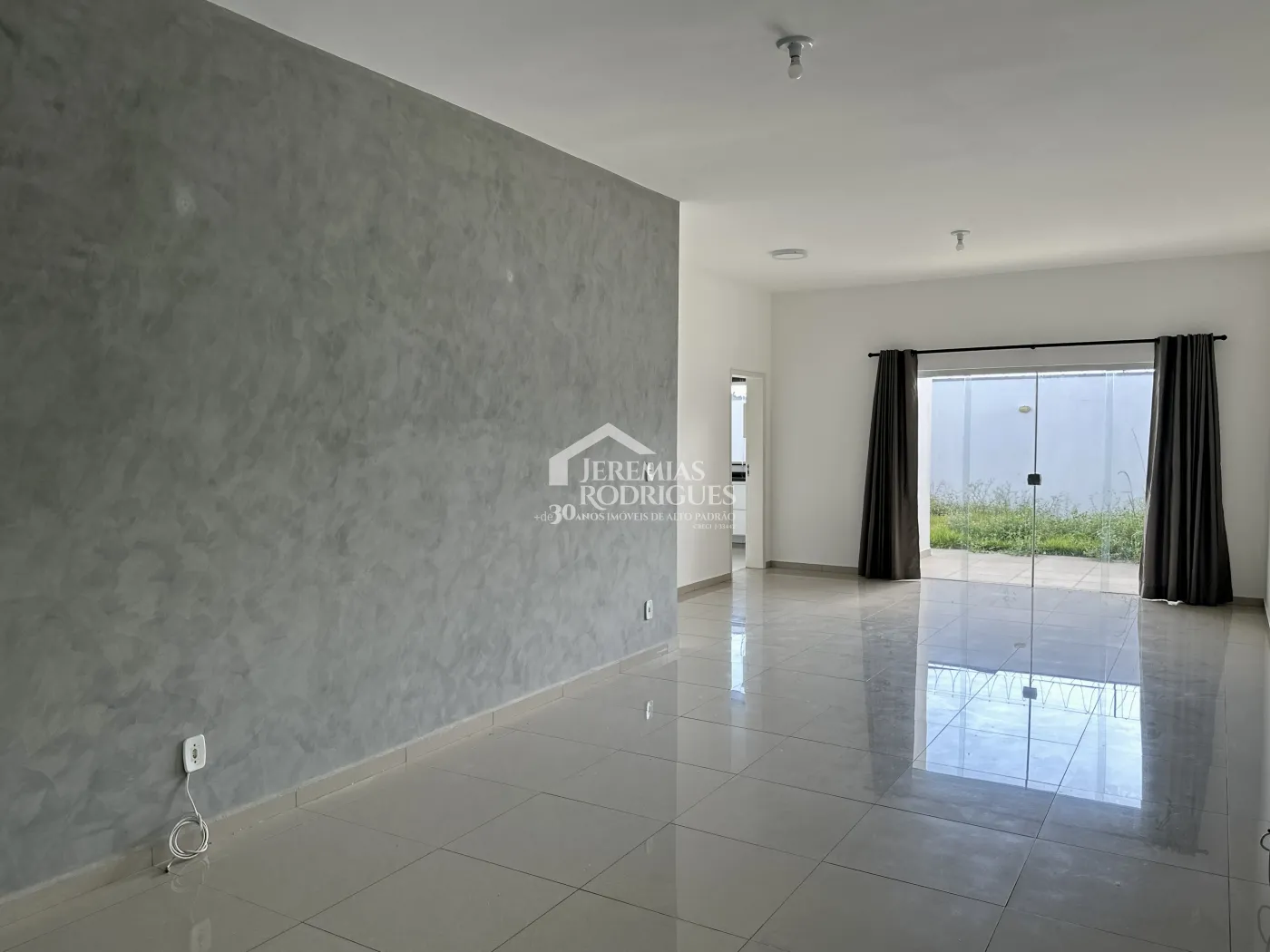 Casa para venda com 3 dormitórios no Condomínio Campos Do Conde I em Tremembé/SP