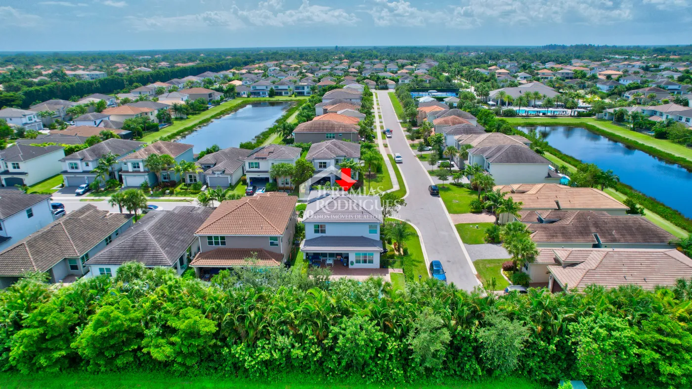 Casa com 4 dormitórios - Condomínio Dakota - Miami/ Flórida