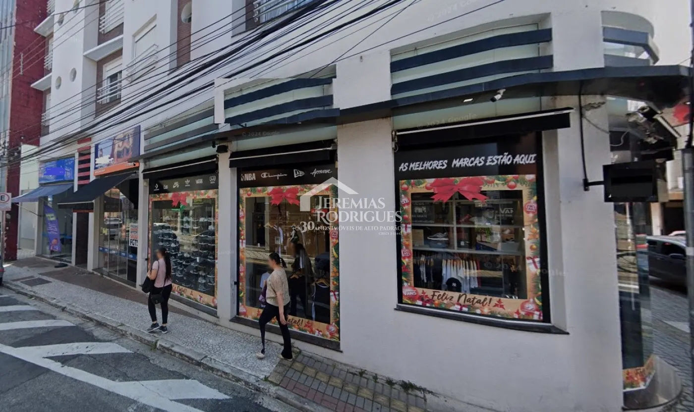 Prédio para venda com 32 kitnets mobiliadas e 07 lojas com renda no centro de Taubaté/SP