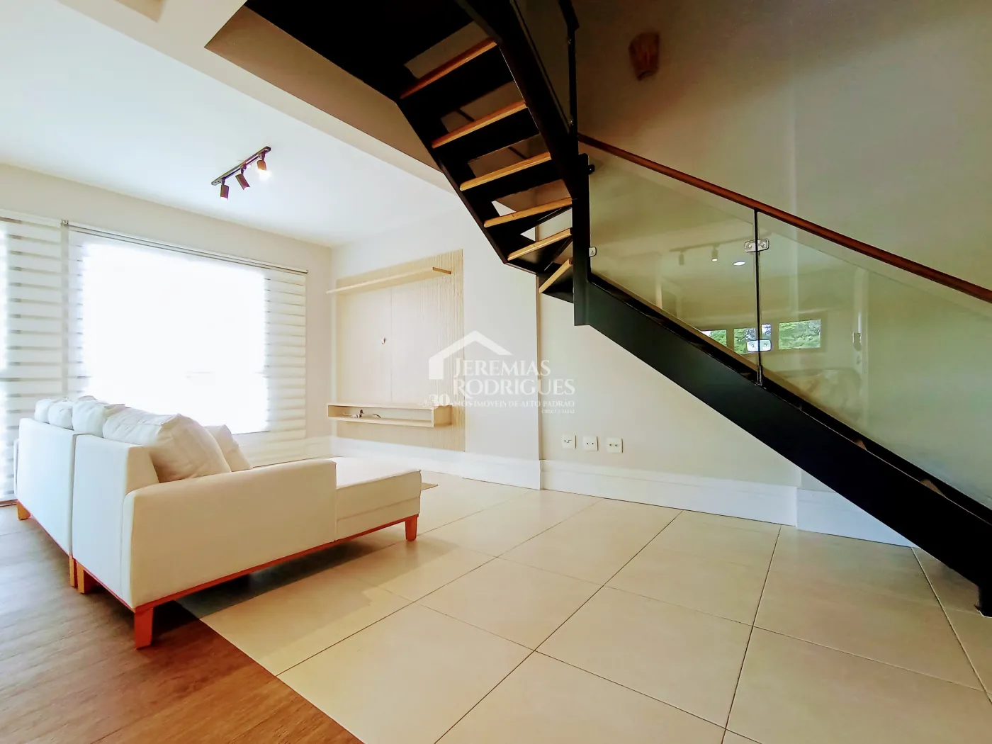 Apartamento duplex à venda com 3 dormitórios no Edifício Residencial Jabuticabeiras em Taubaté/SP