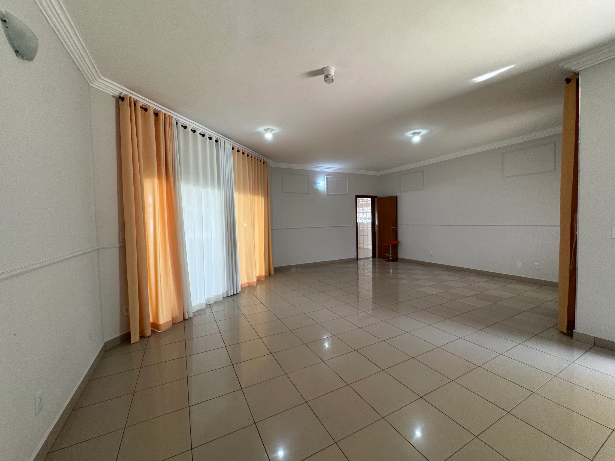 Casa à venda no Condomínio Village Paineiras em Pindamonhangaba/SP