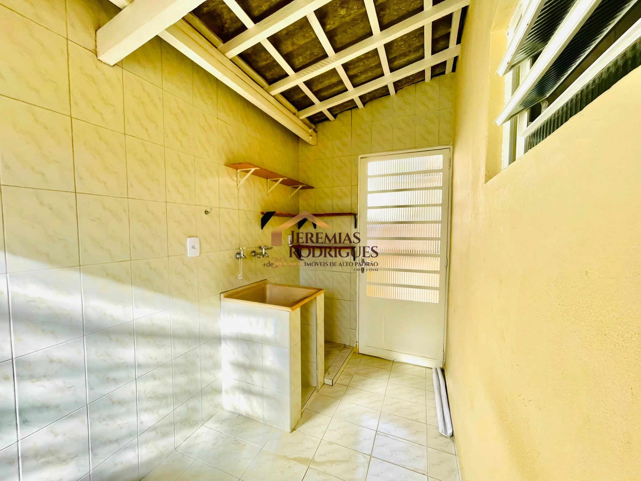 Casa para locação e venda no Centro em Taubaté/SP. — foto 20