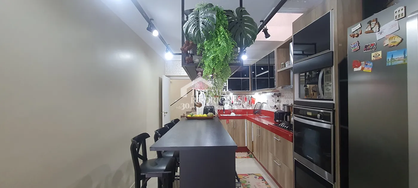 Casa para locação com 5 dormitórios no Centro em Taubaté/SP.