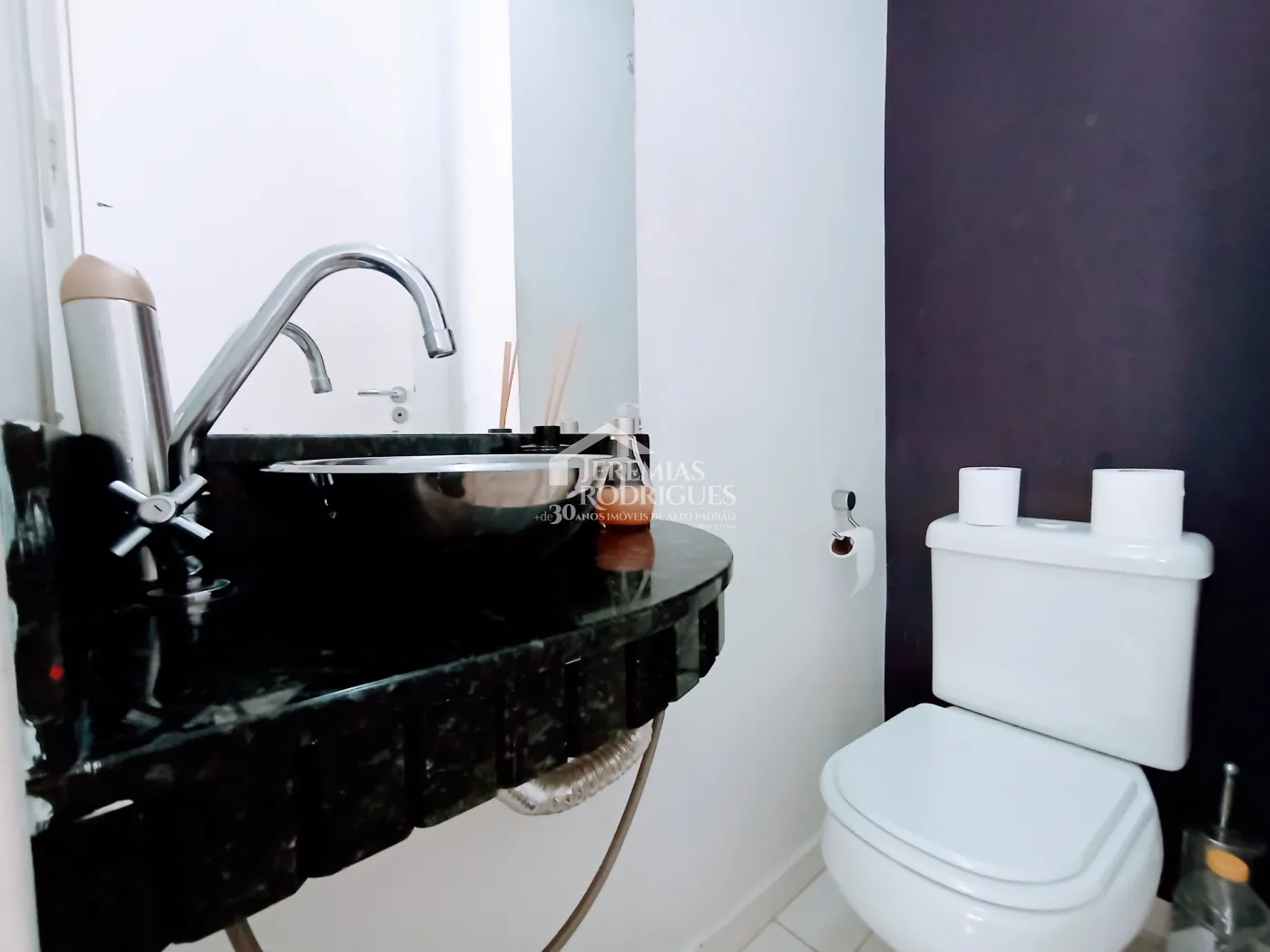 Apartamento à venda com 3 dormitórios no Edifício Jabuticabeiras em Taubaté/SP