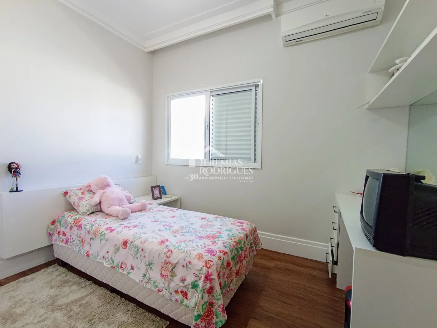 Casa para venda com 3 dormitórios no Condomínio Campos Do Conde II Versailles em Tremembé/SP