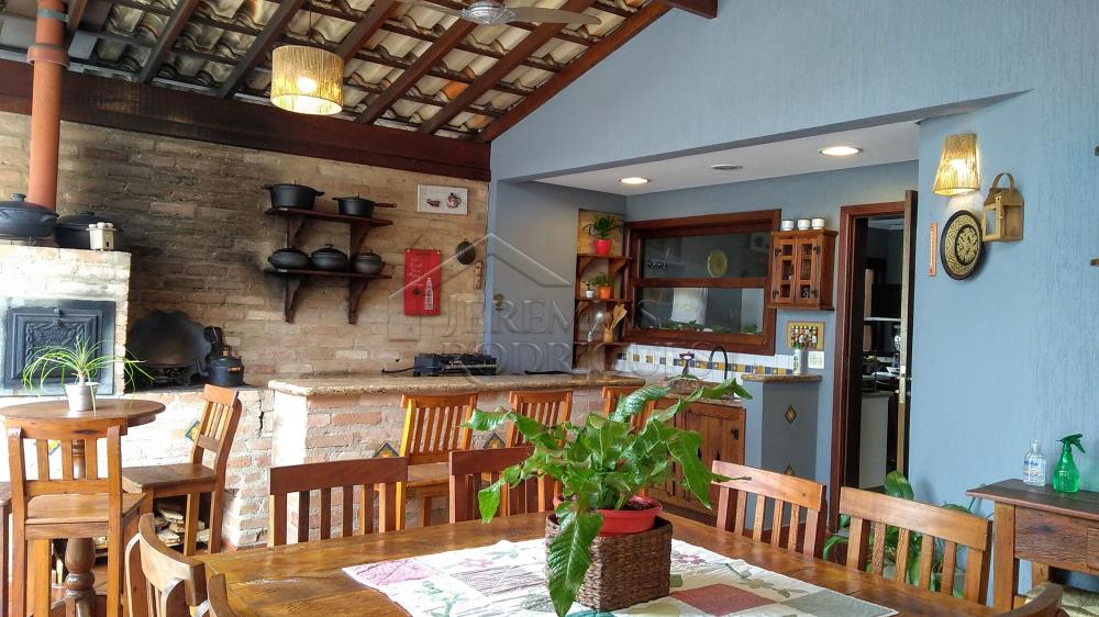 Casa à venda com 4 dormitórios no Condomínio Taubaté Village em Taubaté/SP. 