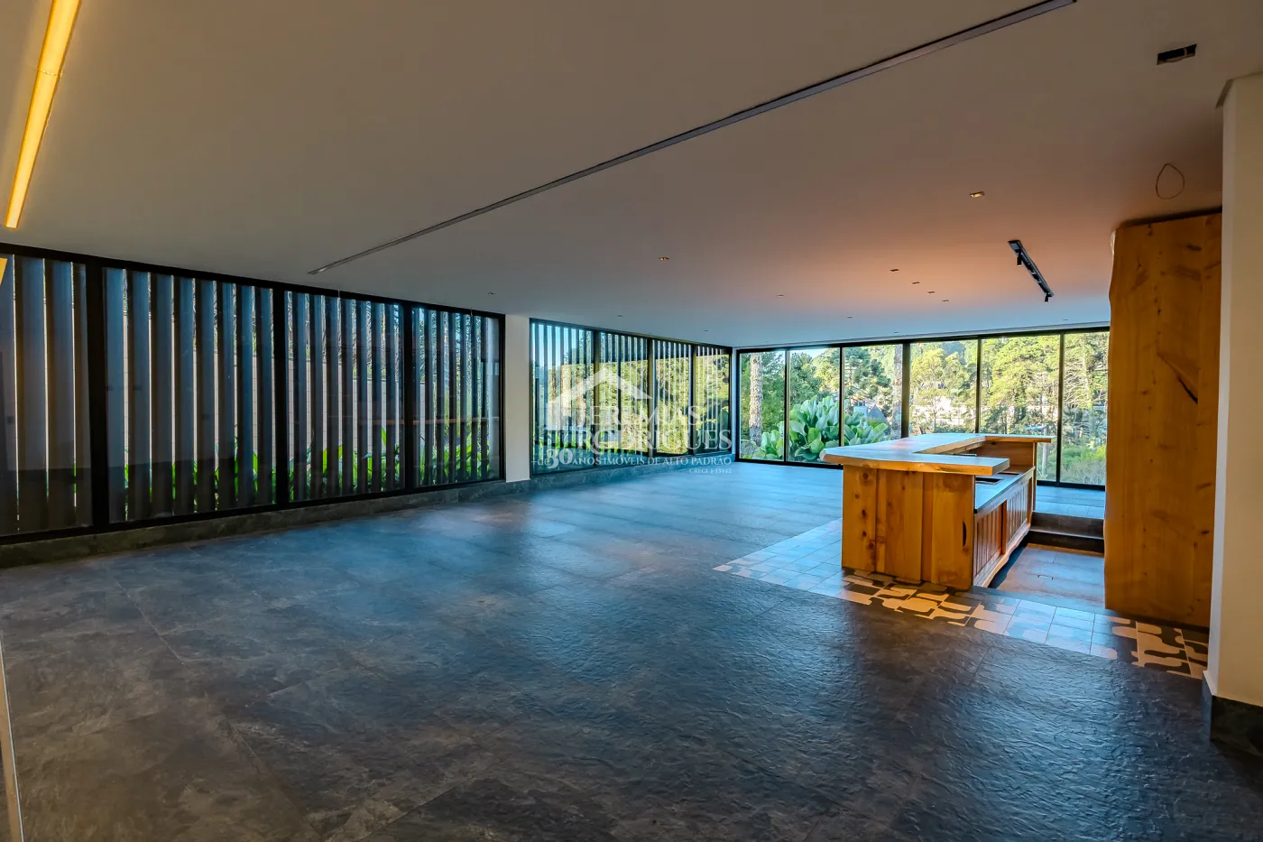 Casa de 2727 m² à venda por R$ 15.000.000,00 - Campos do Jordão/SP