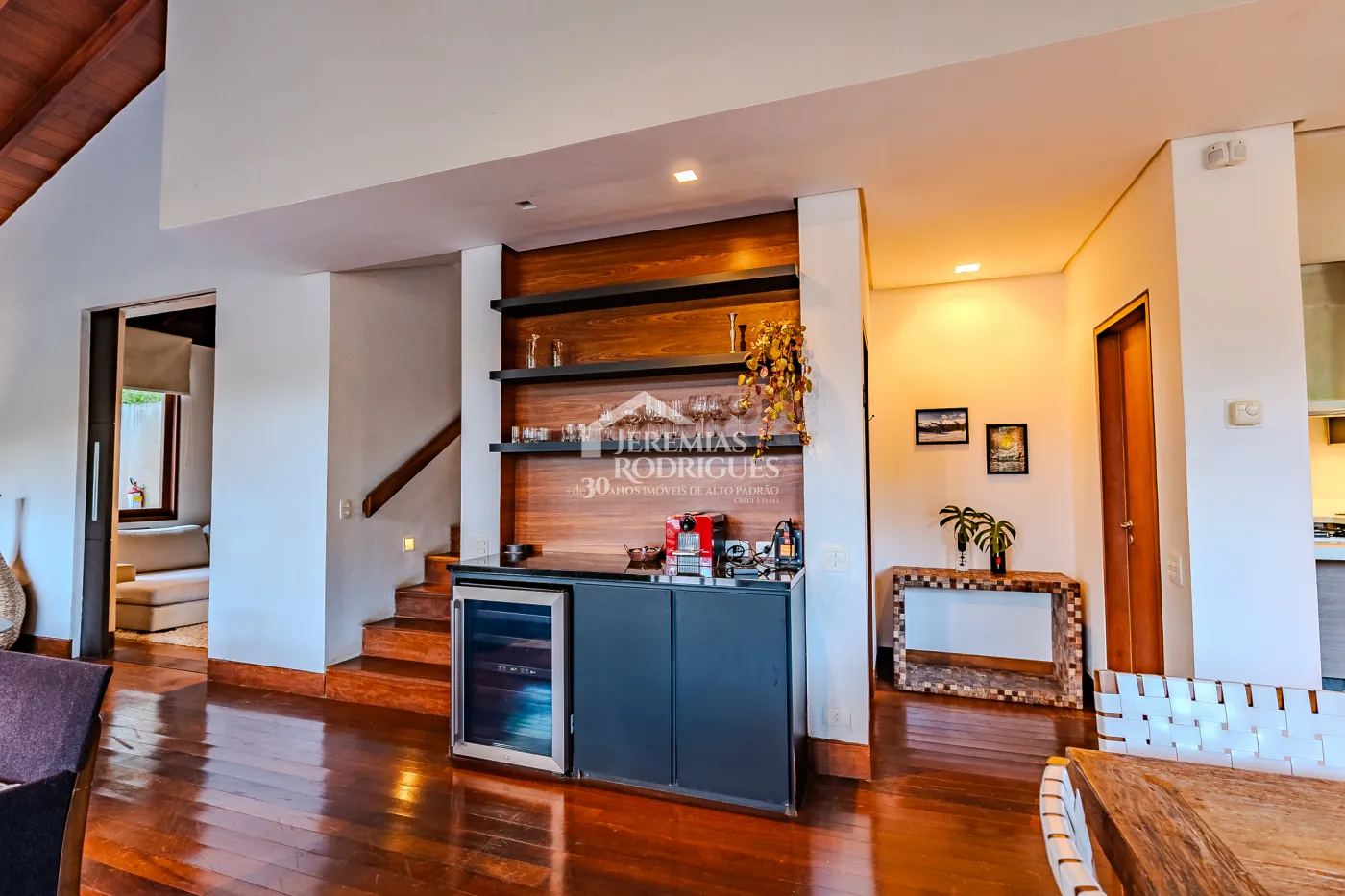 Casa para venda com 5 suítes no Condomínio Villandry em Campos do Jordão/SP