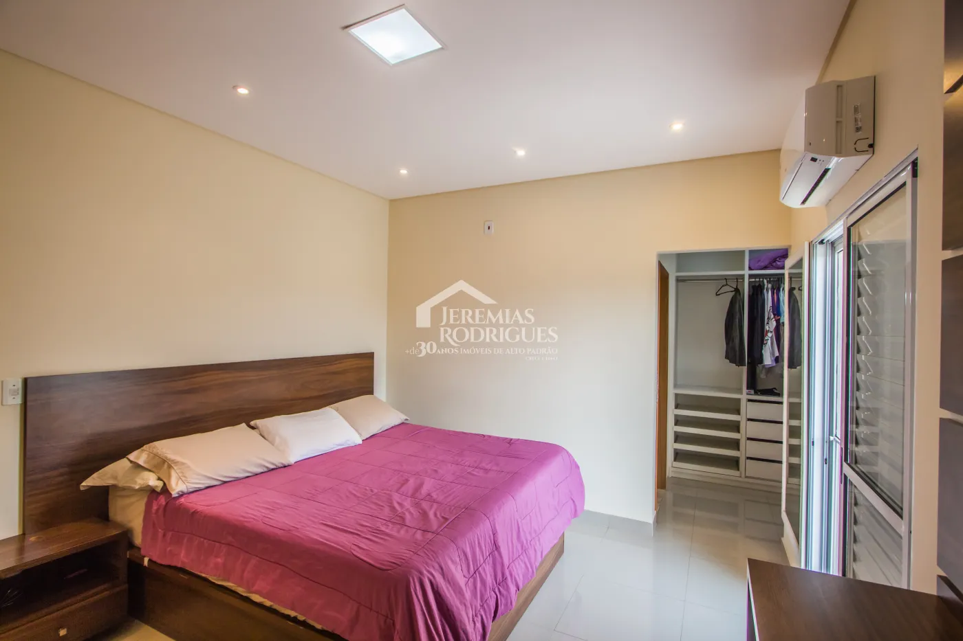 Casa com 4 dormitórios, 295 m² - Condomínio Reserva dos Lagos - Pindamonhangaba/SP