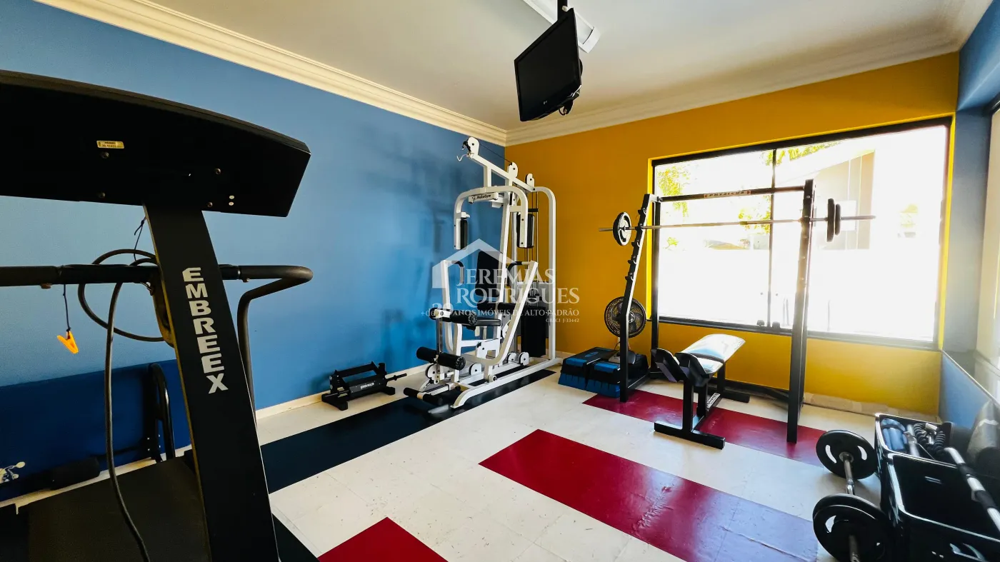 Casa para venda e locação com 6 dormitórios no Condomínio Chácaras Cataguá em Taubaté/SP.