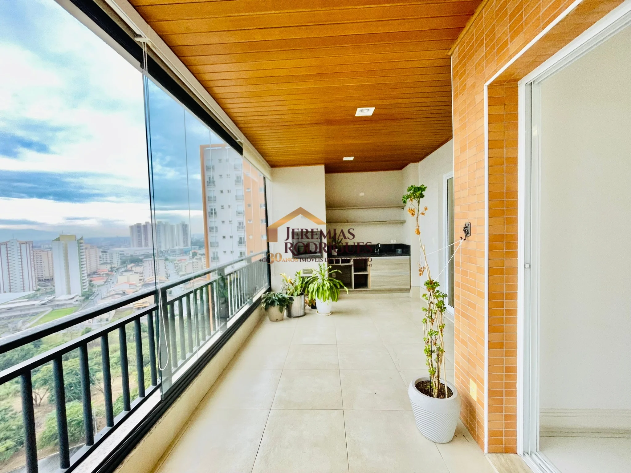 Apartamento Mobiliado para locação e venda no Condomínio Des Arts em Taubaté/SP.