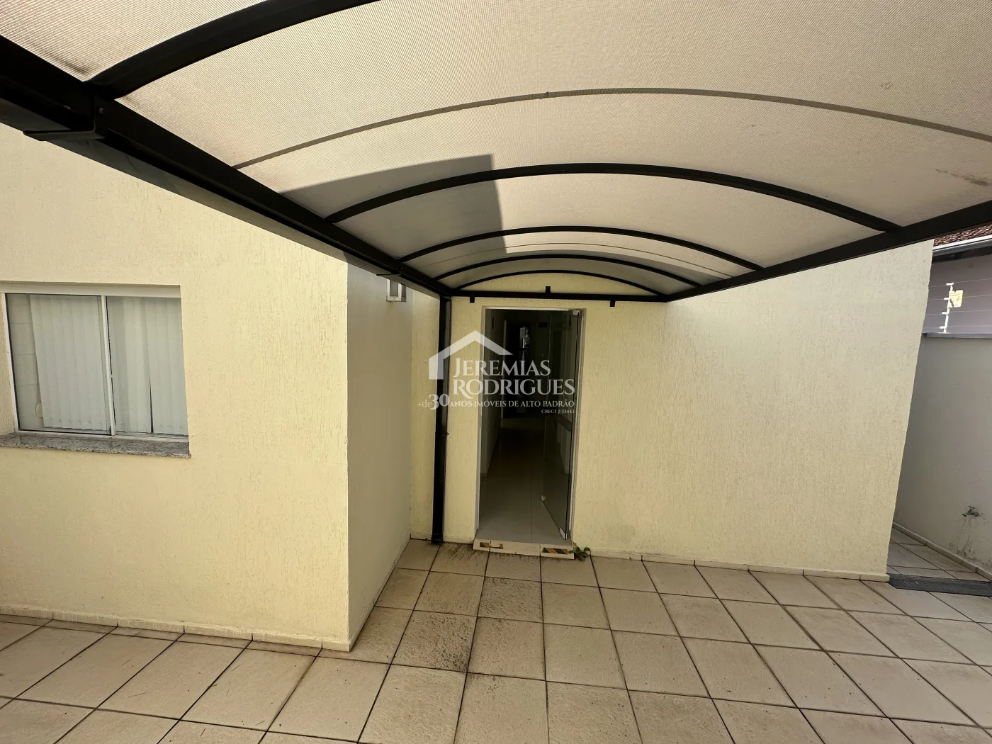 Prédio Comercial com 470 m² no Centro em Pindamonhangaba/SP