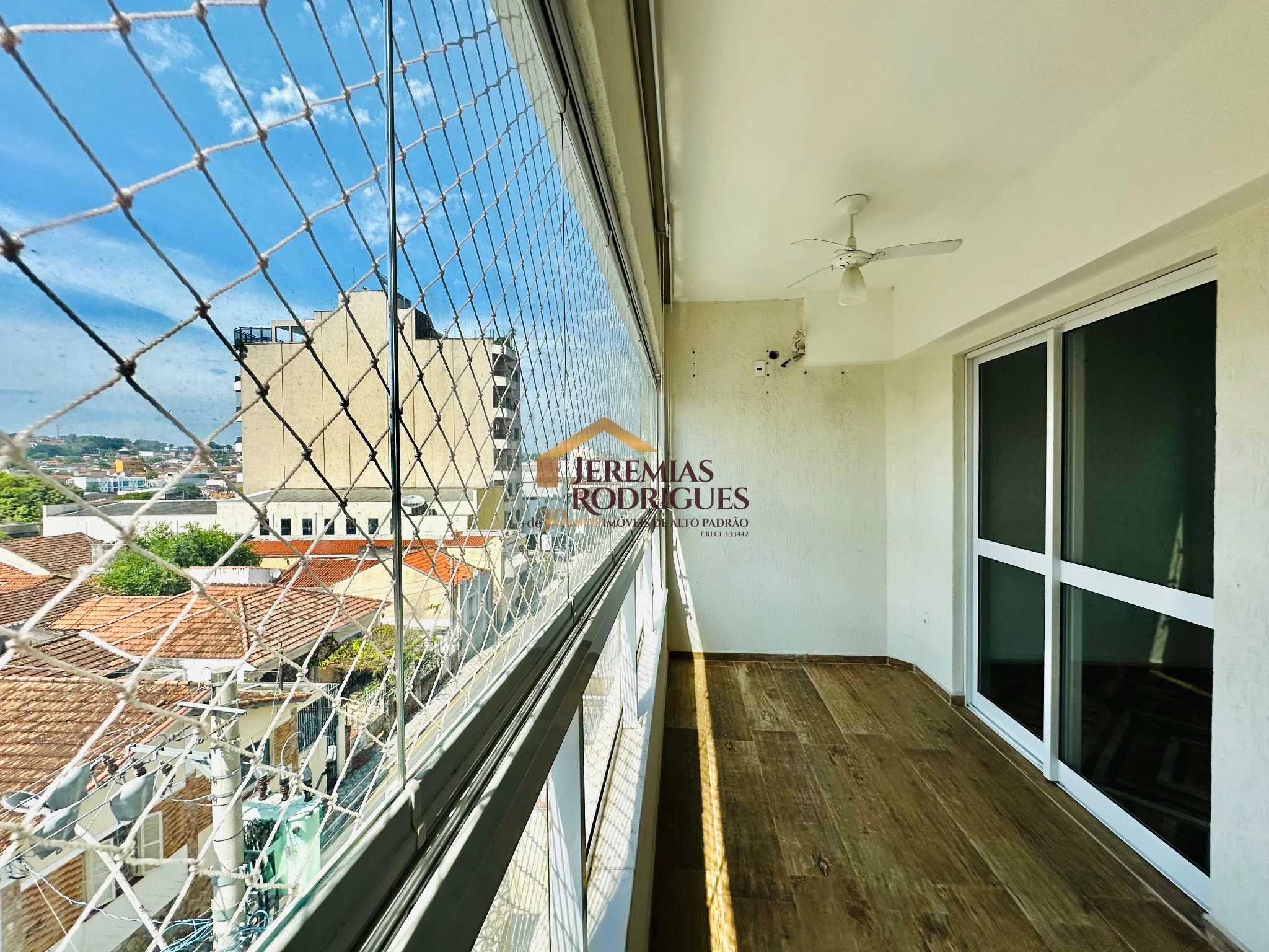 Apartamento para locação e venda no Edifício Solar Vicente Giffoni em Taubaté/SP.