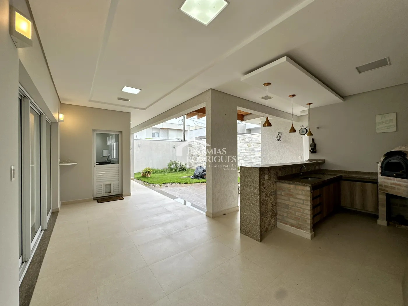 Casa com 3 dormitórios, 237 m² - Campos do Conde Chamboard - Tremembé/SP.
