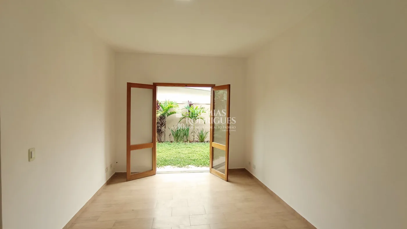 Casa para venda e locação com 3 dormitórios no Condomínio Pontal da Amizade em Taubaté/SP.