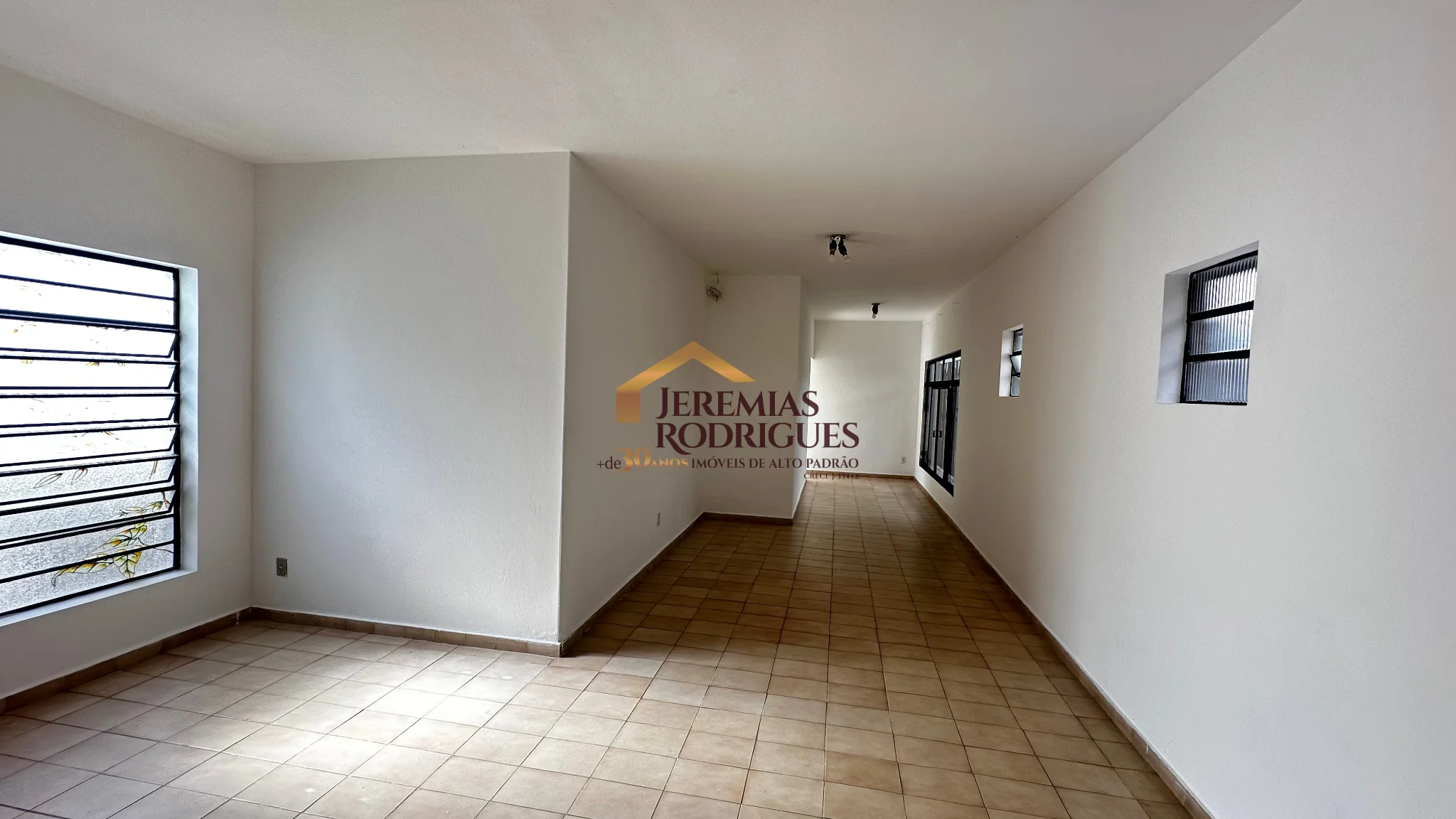 Casa para locação no centro em Pindamonhangaba/SP. - foto 4
