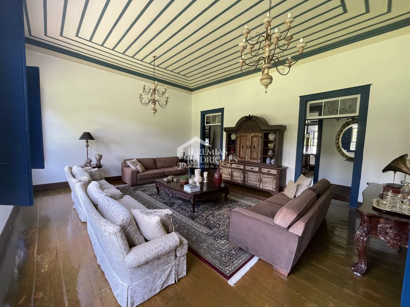 Fazenda com 12 dormitórios - Taubaté/SP