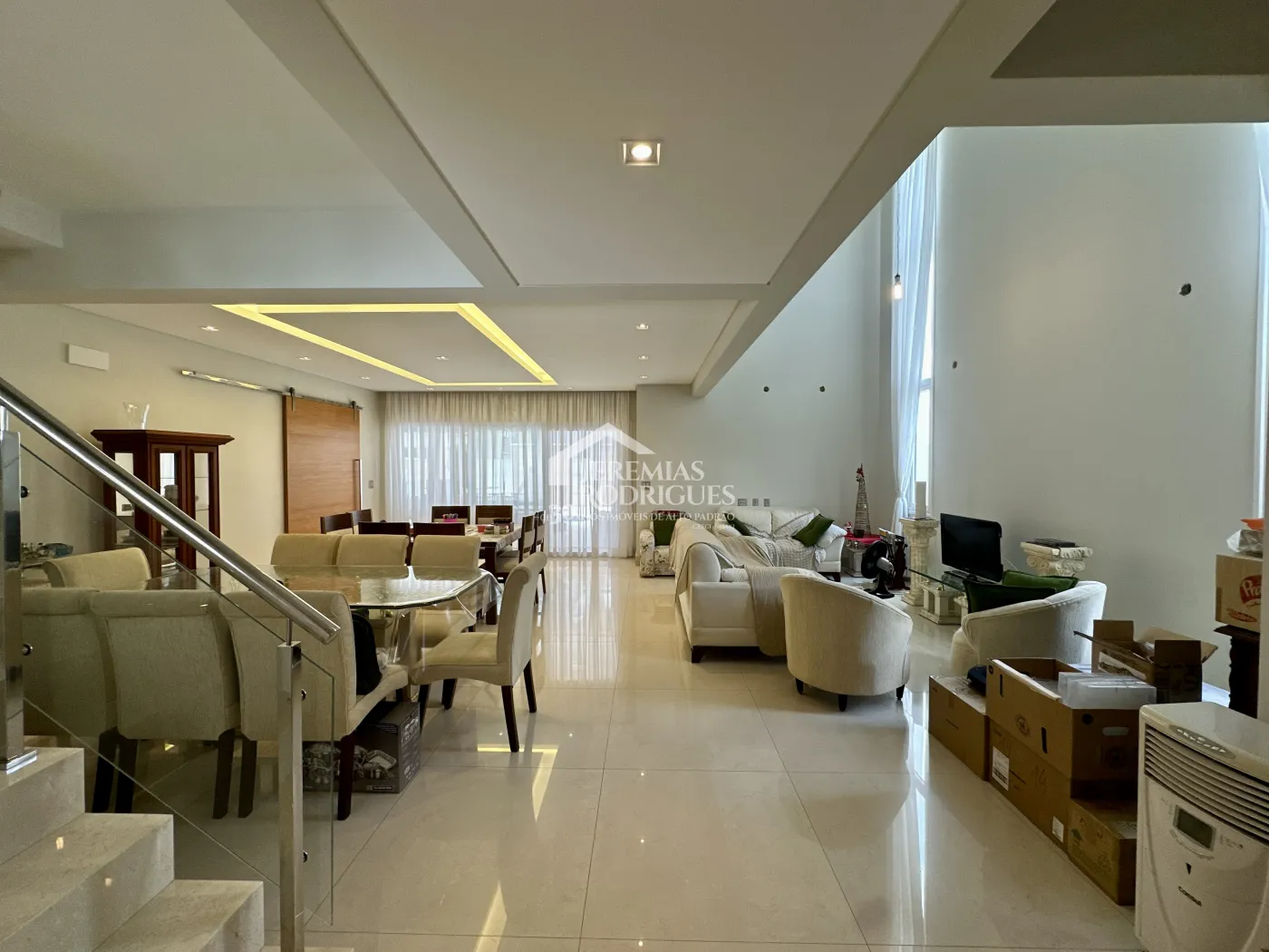 Casa com 4 dormitórios, 369 m² - Condomínio Terras de San Marco - Taubaté/SP.