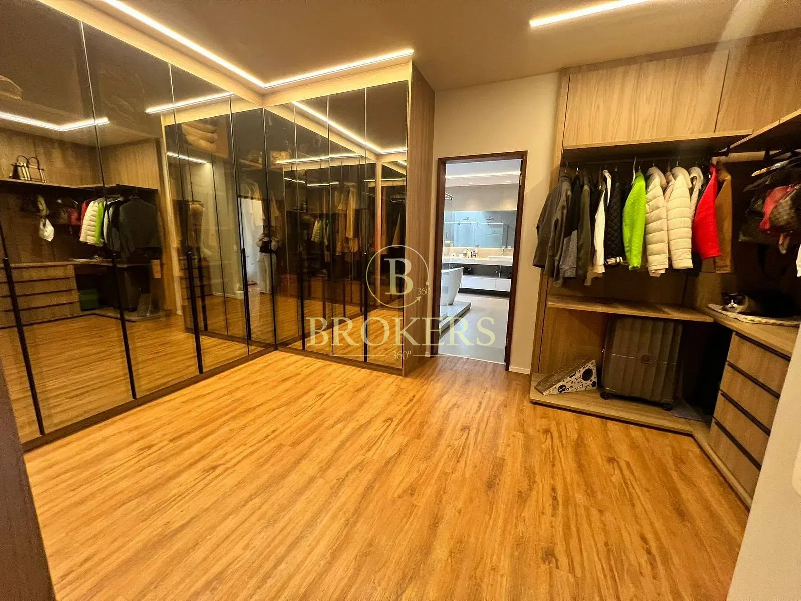 Moderna e sofisticada: Casa triplex no Alphaville com elevador, 5 suítes e terraço panorâmico por R — foto 29
