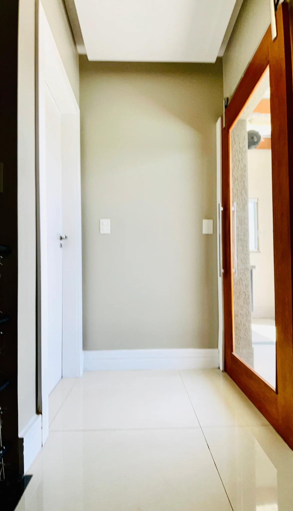 Cobertura duplex com 3 dormitórios no Condomínio Monte Castelo em  Taubaté/SP. 