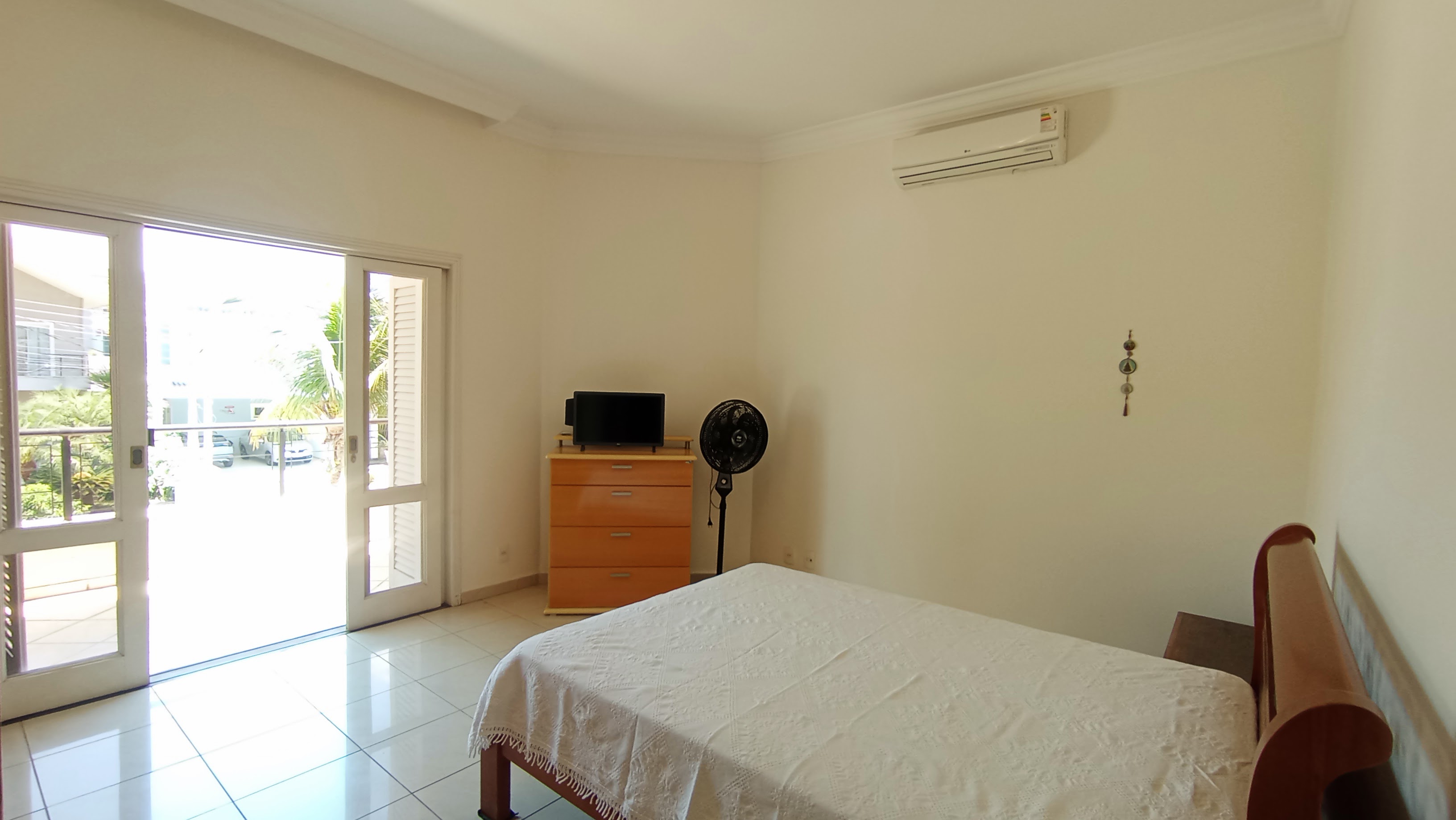 Casa à venda com 4 dormitórios no Condomínio Taubaté Village em Taubaté/SP.