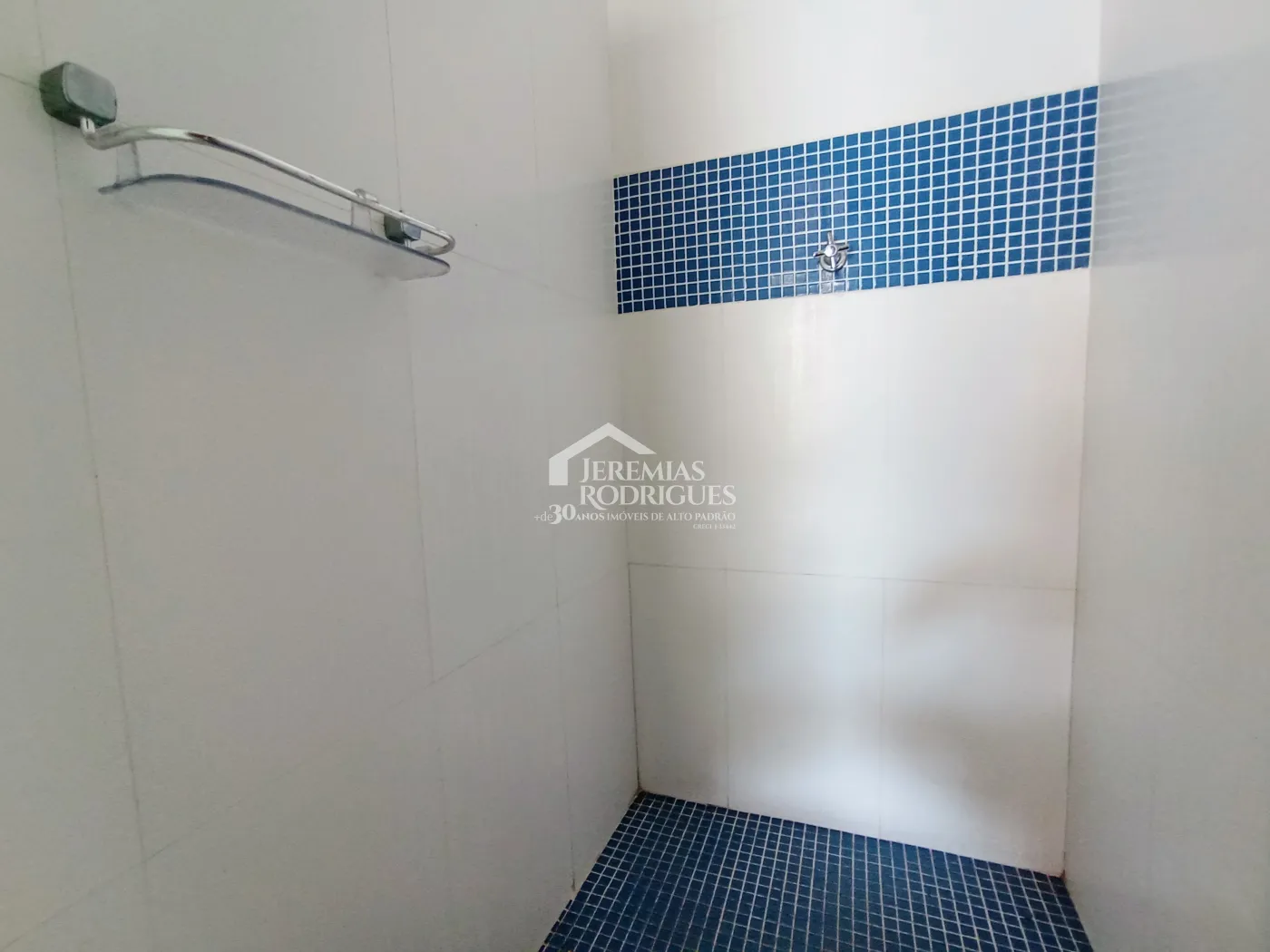 Casa para venda e locação com 3 dormitórios no Condomínio Taubaté Village em Taubaté/SP