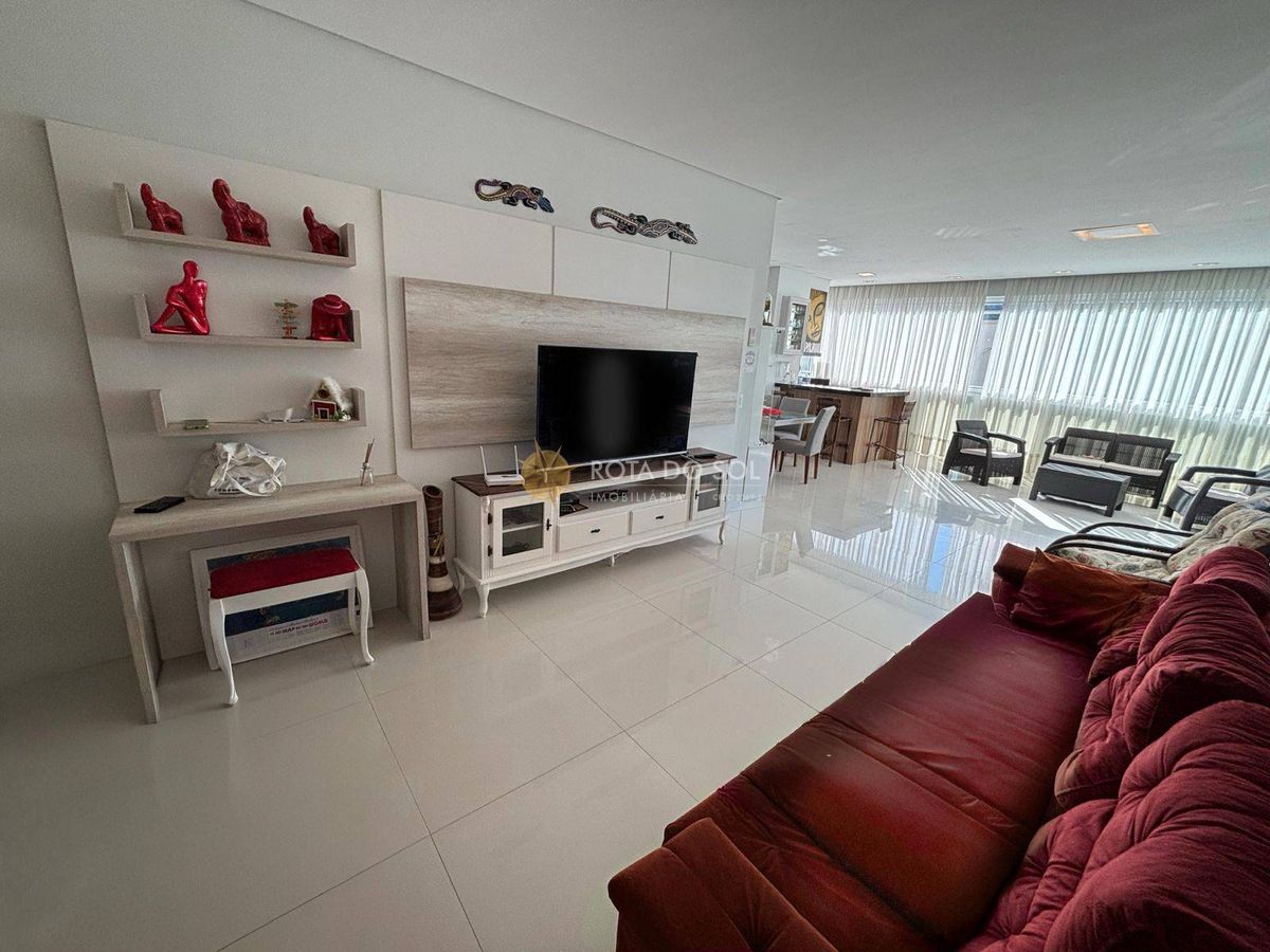 Residencial Salinas Apartamento Quadra Mar 4 Suítes em Meia Praia Itapema SC