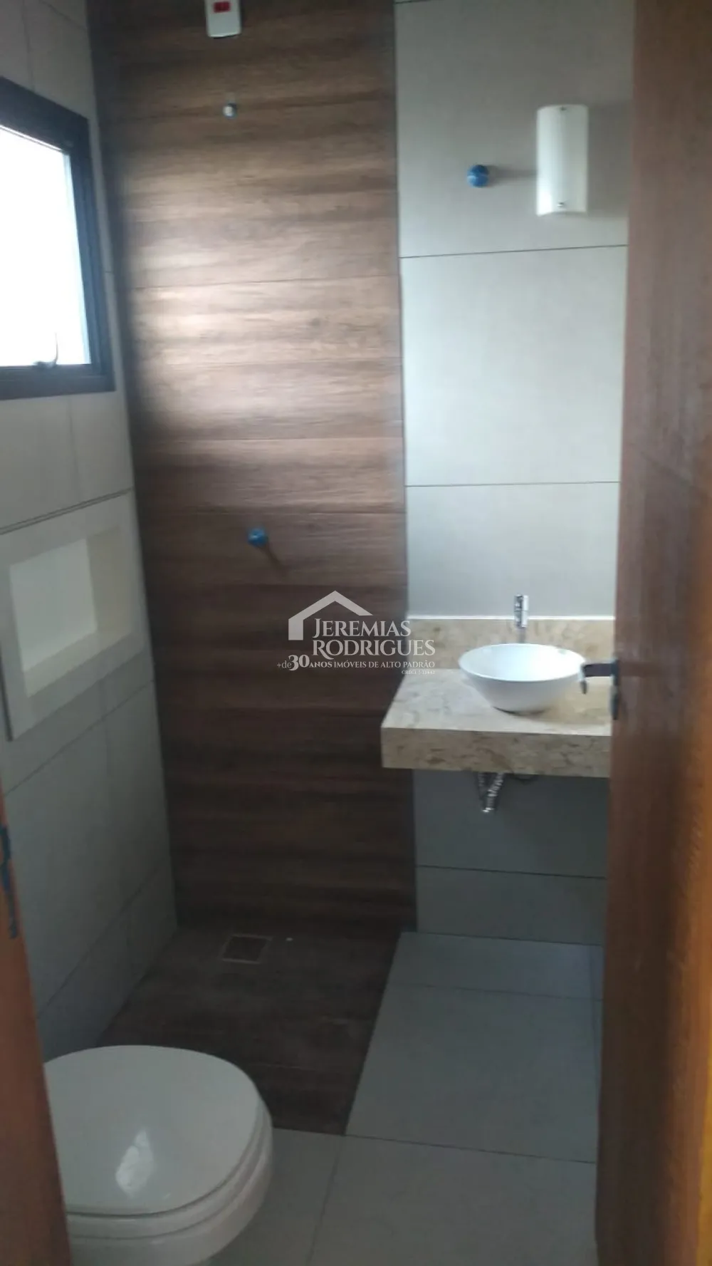 Casa à venda com 3 suítes - Condomínio Pérola do Vale - Tremembé/SP.