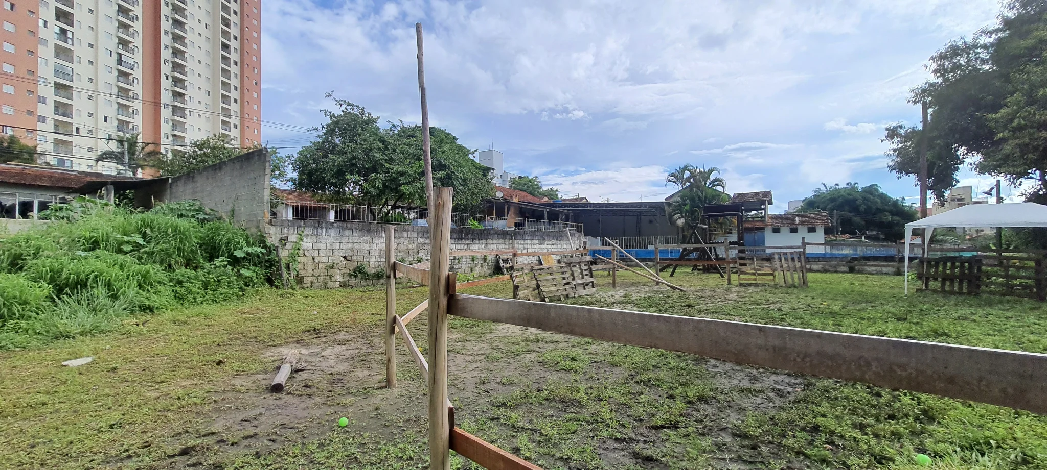 Área à venda com 10.969 m² no bairro Areão em Taubaté/SP.
