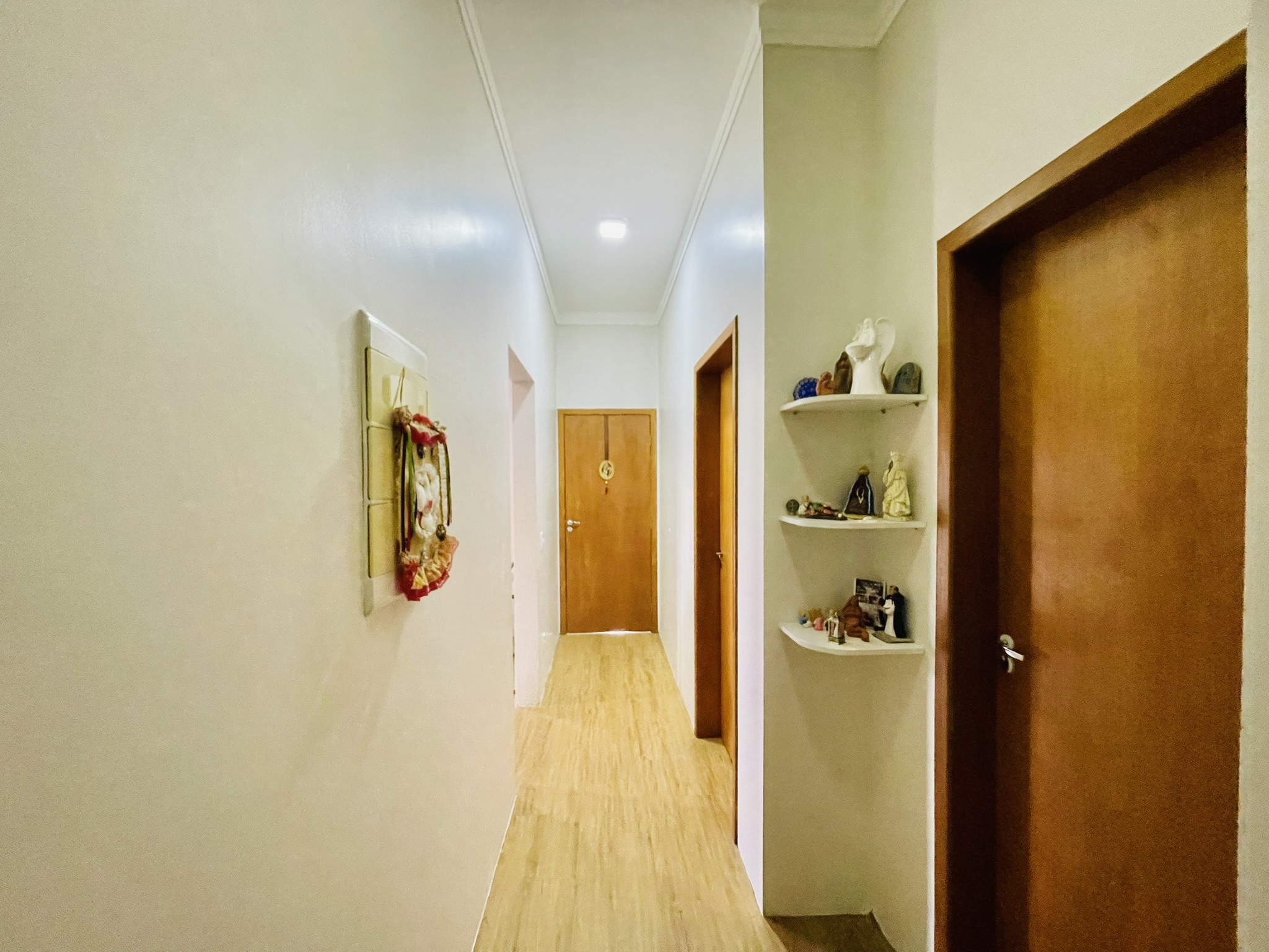 Casa para venda e locação com 4 dormitórios no Condomínio Parque dos Pássaros em Tremembé/SP.  