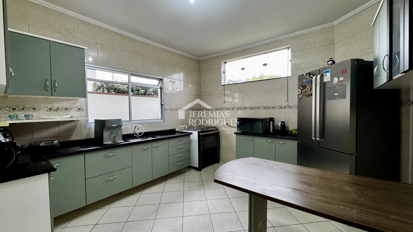 Casa à venda com 5 dormitórios no Condomínio Real Ville em Pindamonhangaba/SP