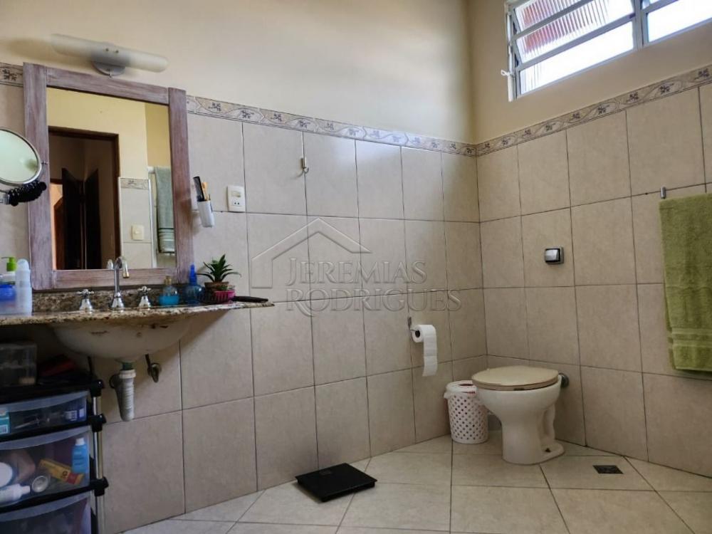Casa à venda com 4 dormitórios no bairro Alto do Tabaú em  Pindamonhangaba/SP.