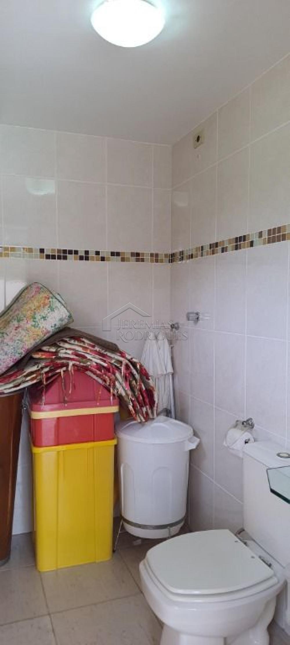Chácara à venda com com 3 suítes no bairro Areão em Taubaté/SP. 