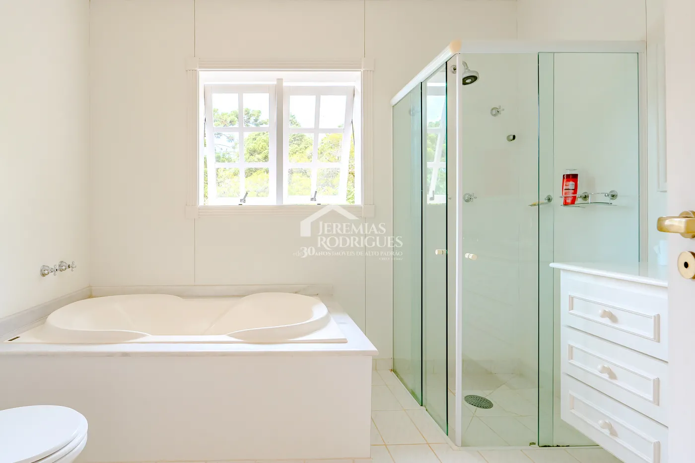 Casa com 6 suítes, 700 m² - Condomínio Vila Simonsen - Campos do Jordão/SP.