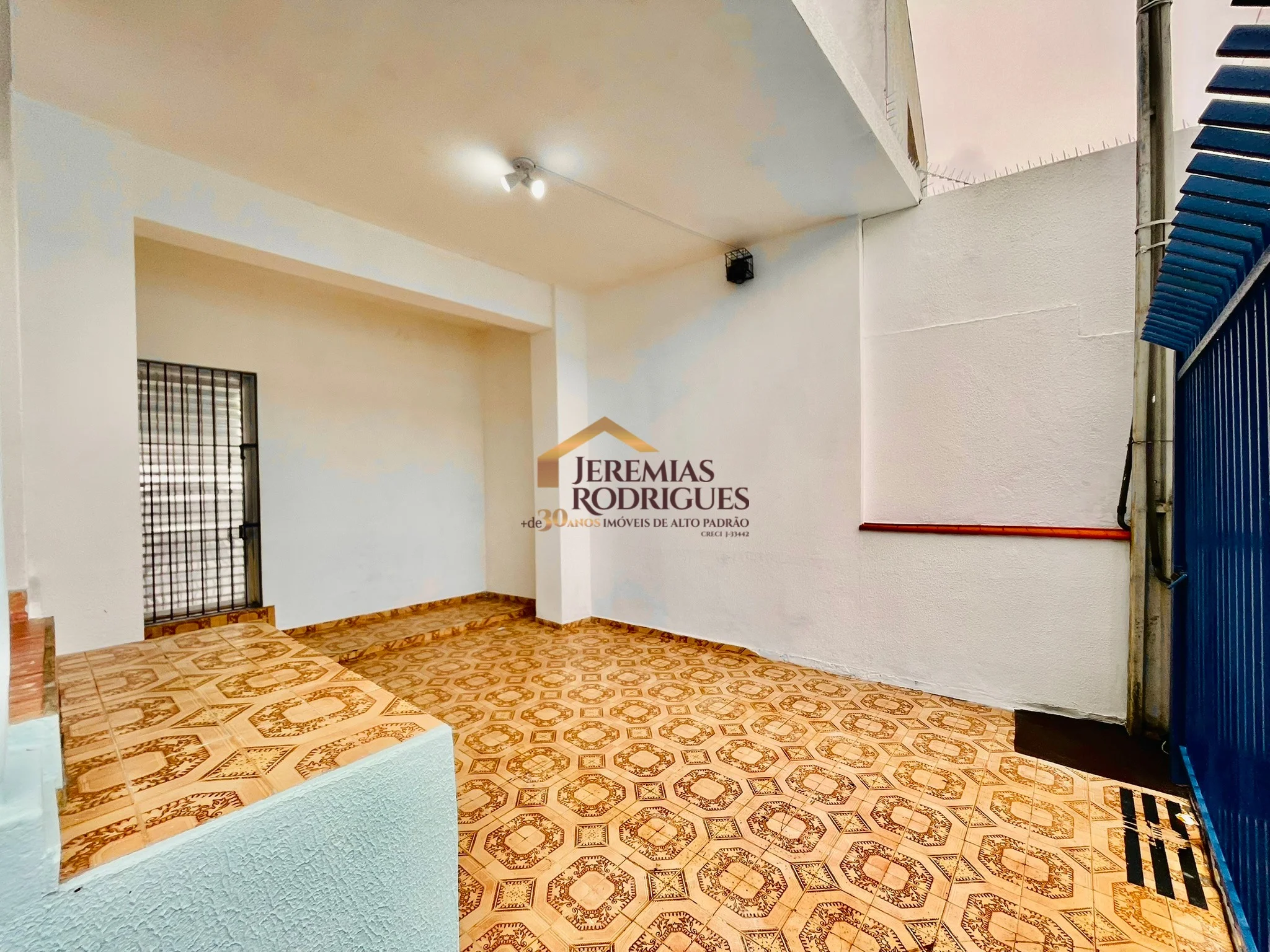 Casa para locação com estrutura para ponto comercial no Centro de Pindamonhangaba/SP. — foto 28
