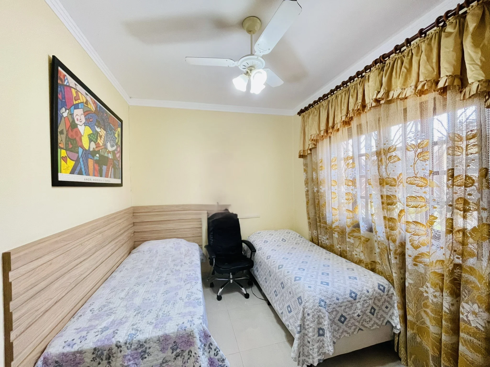 Casa à venda com 5 dormitórios no bairro Esplanada Independência em Taubaté/SP. 