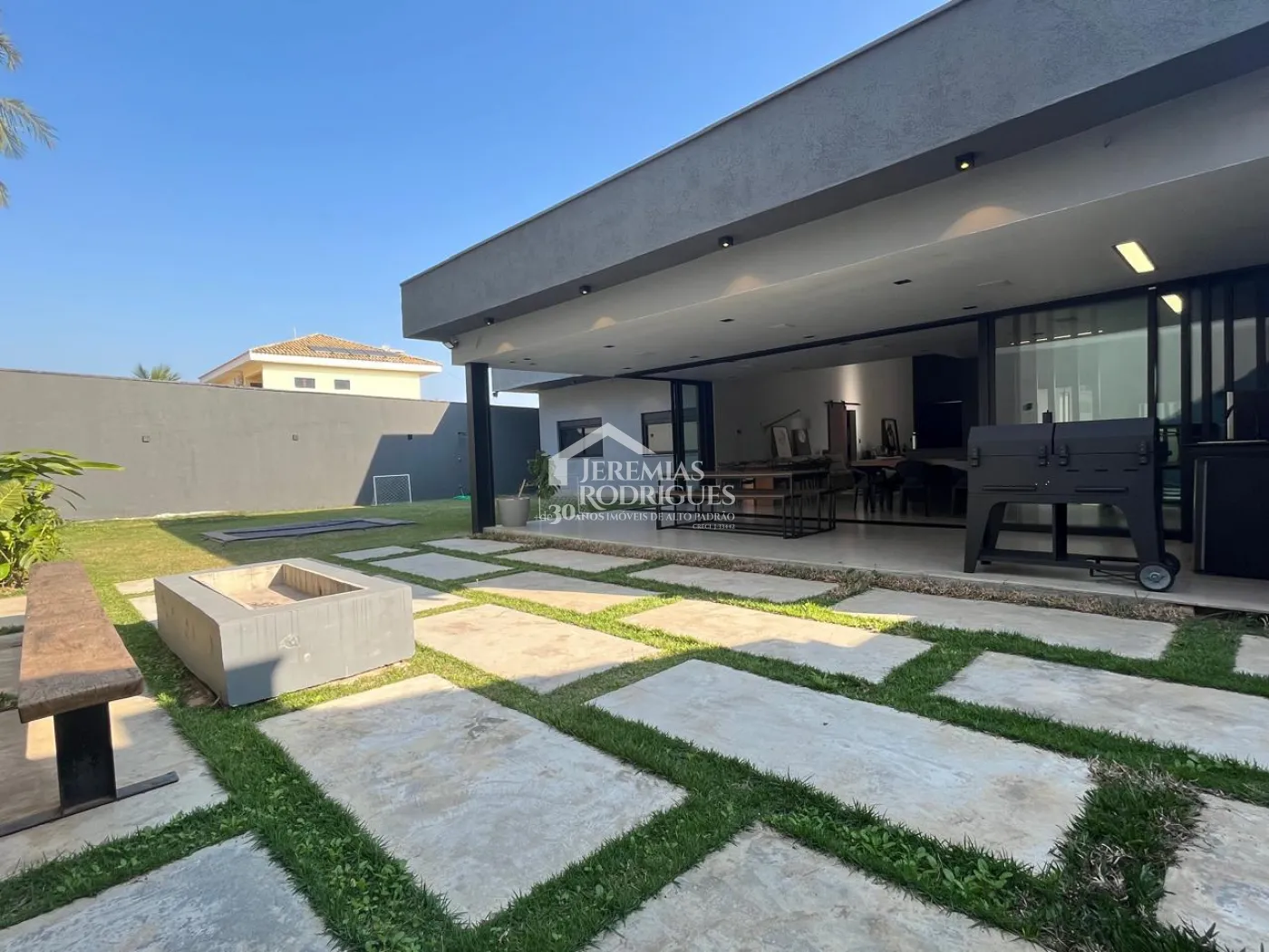 Casa com 3 dormitórios, 300 m² - Residencial Santa Helena - Caçapava/SP