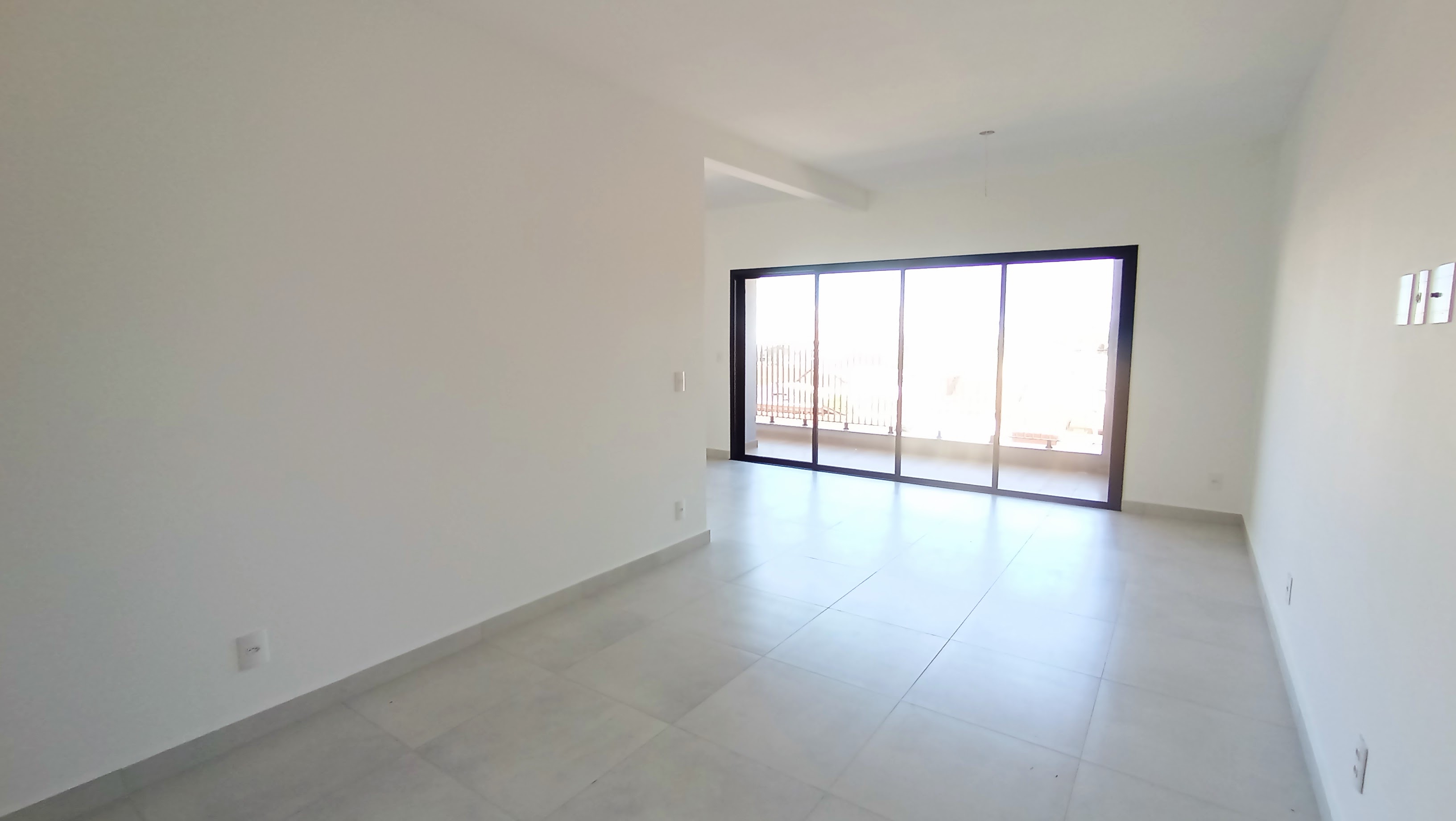 Apartamento à venda com 3 suítes, 124 m² no Edifício Residencial Apoema em Ubatuba/SP.