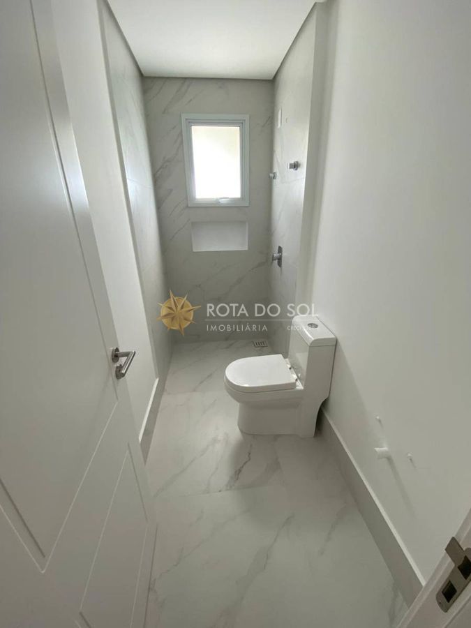 Belíssimo Apartamento 4 Suítes Quadra Mar Meia Praia Itapema SC