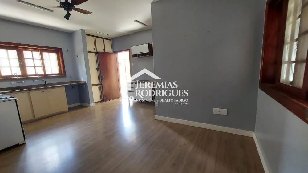 Casa térrea com 5 dorm - Condomínio Village Paineiras.