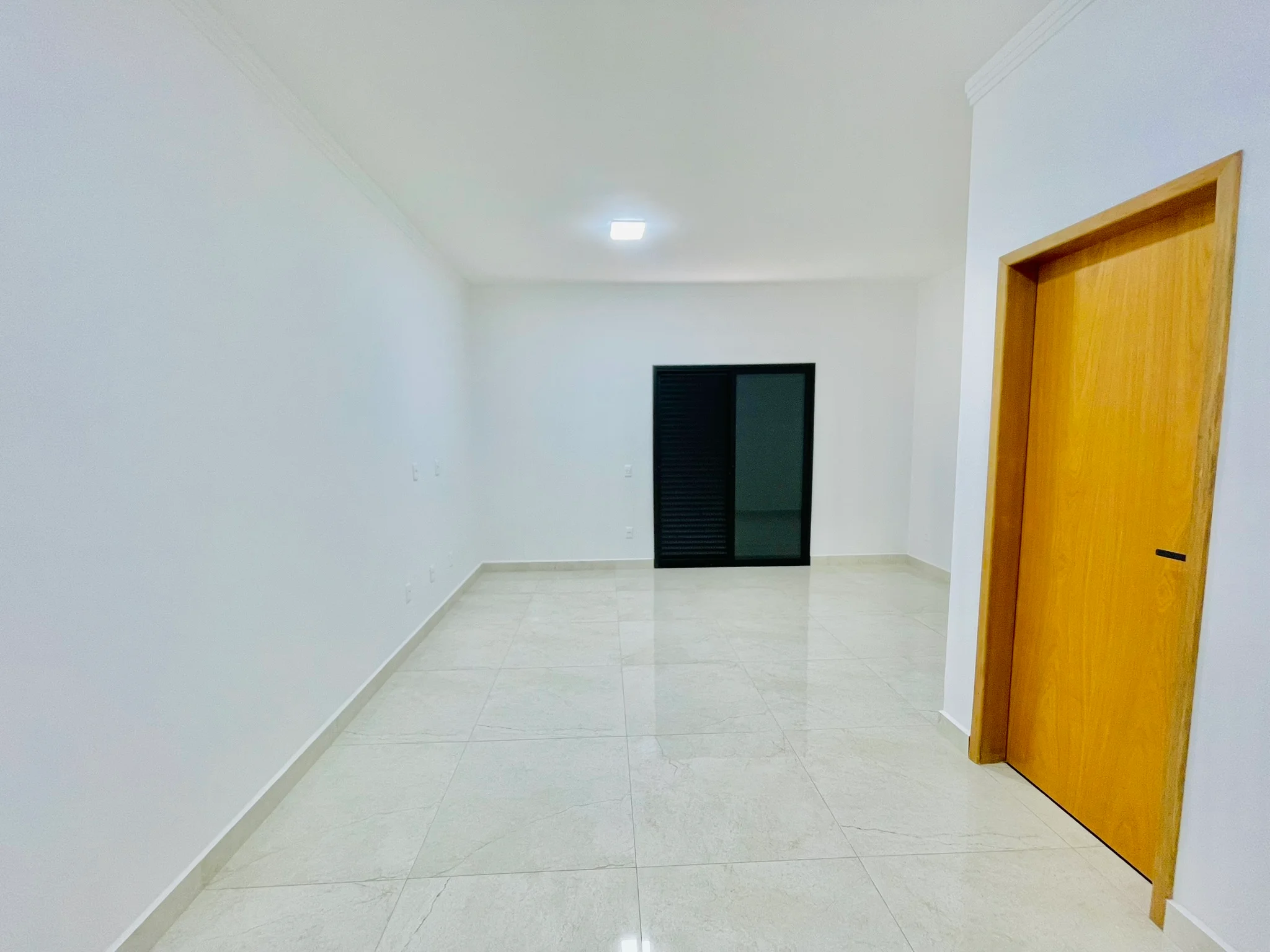 Casa com 3 dormitórios à venda no Condomínio Recanto Tropical em Taubaté/SP.