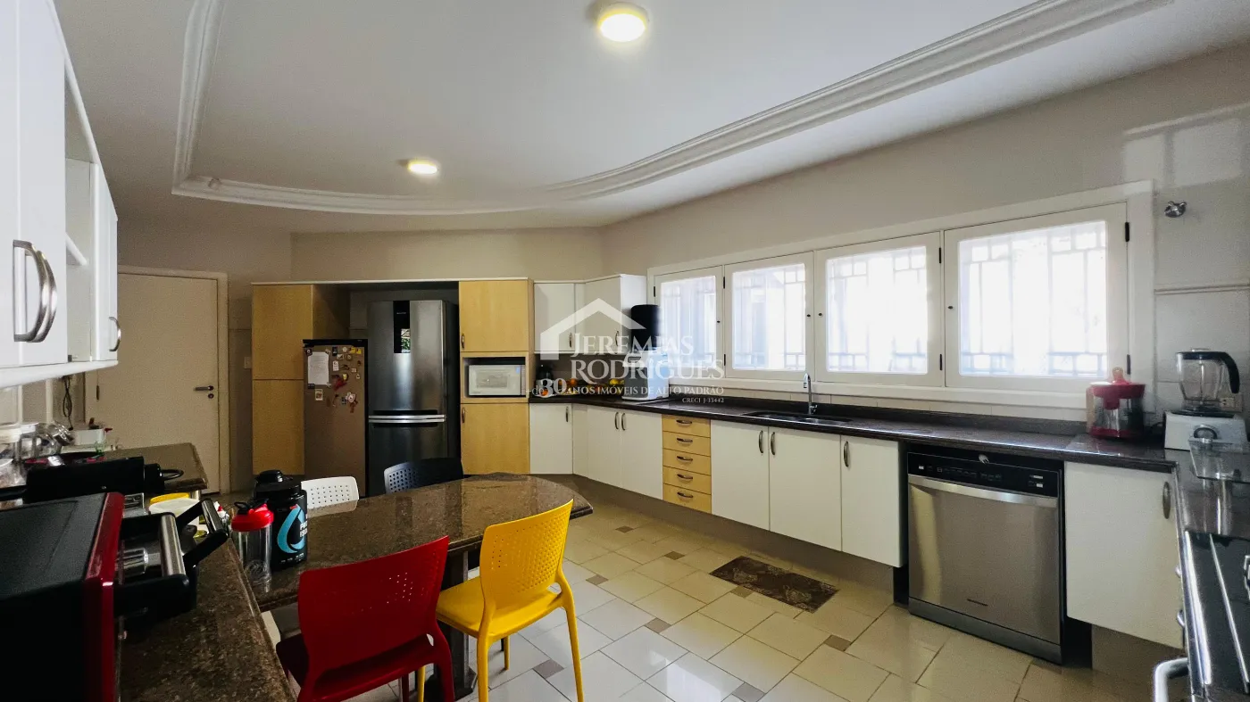 Casa para venda e locação com 6 dormitórios no Condomínio Chácaras Cataguá em Taubaté/SP.