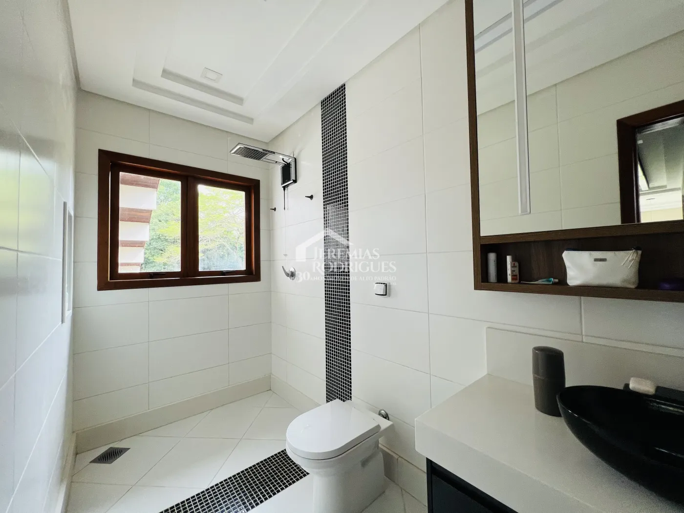 Casa com 3 dormitórios, 281 m² - Condomínio Chácaras Cataguá - Taubaté/SP