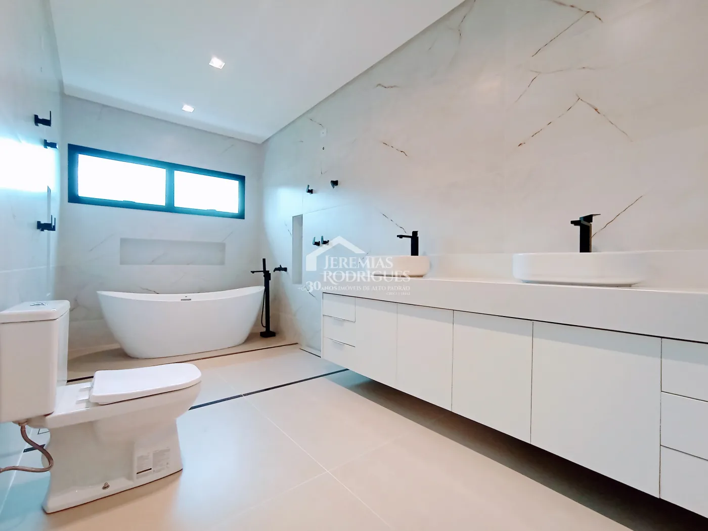 Casa à venda com 4 suítes no Condomínio Cyrella Landscape em Taubaté/SP