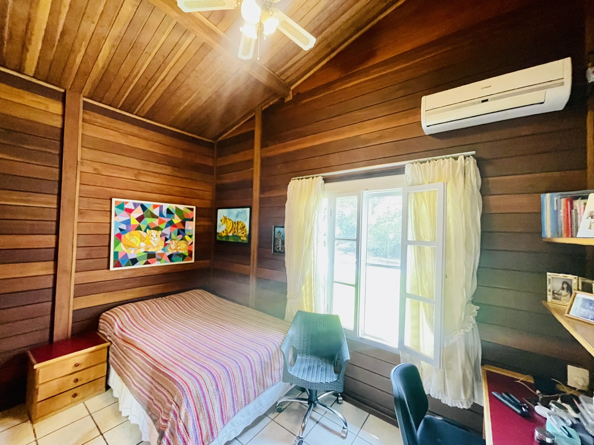 Casa à venda com 4 dormitórios no Condomínio Vale do Sol em Tremembé/SP.