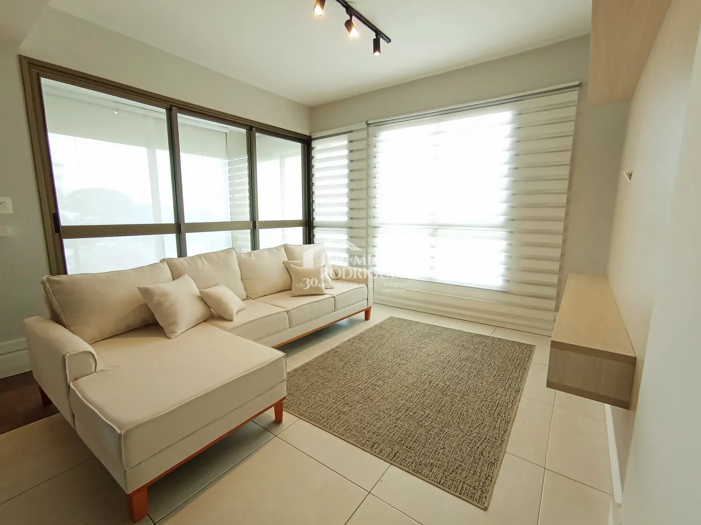 Apartamento duplex à venda com 3 dormitórios no Edifício Residencial Jabuticabeiras em Taubaté/SP