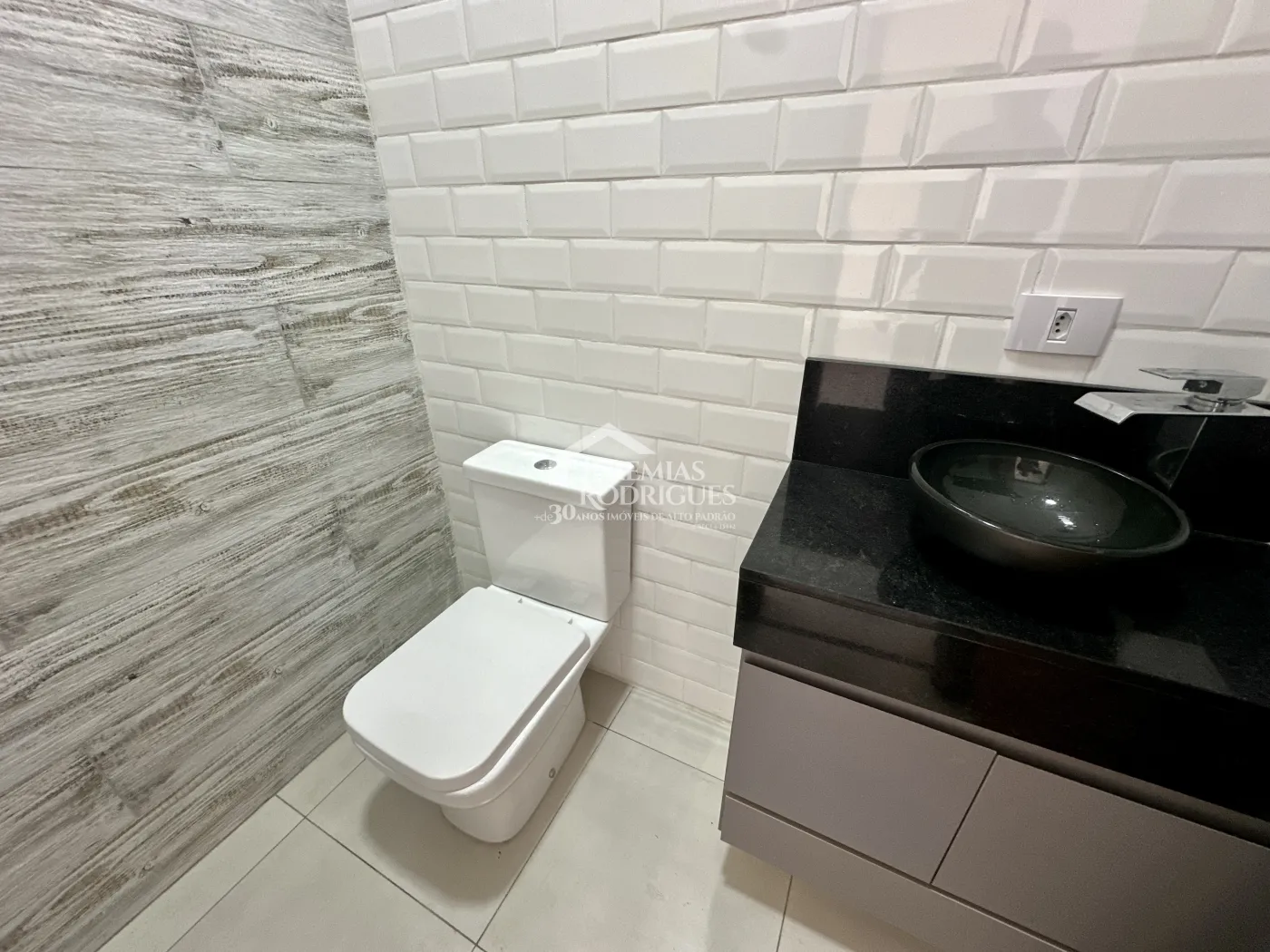 Casa para locação com 3 dormitórios no Condomínio Parque das Araucárias em Tremembé/SP