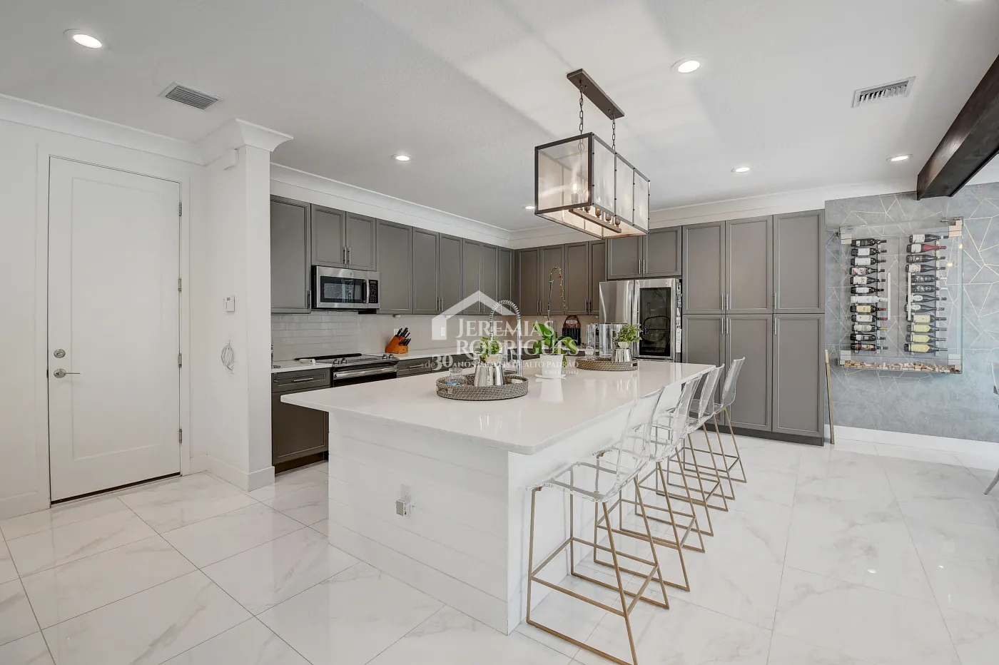 Casa com 4 dormitórios - Condomínio Dakota - Miami/ Flórida