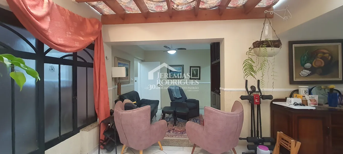 Casa para locação com 5 dormitórios no Centro em Taubaté/SP.
