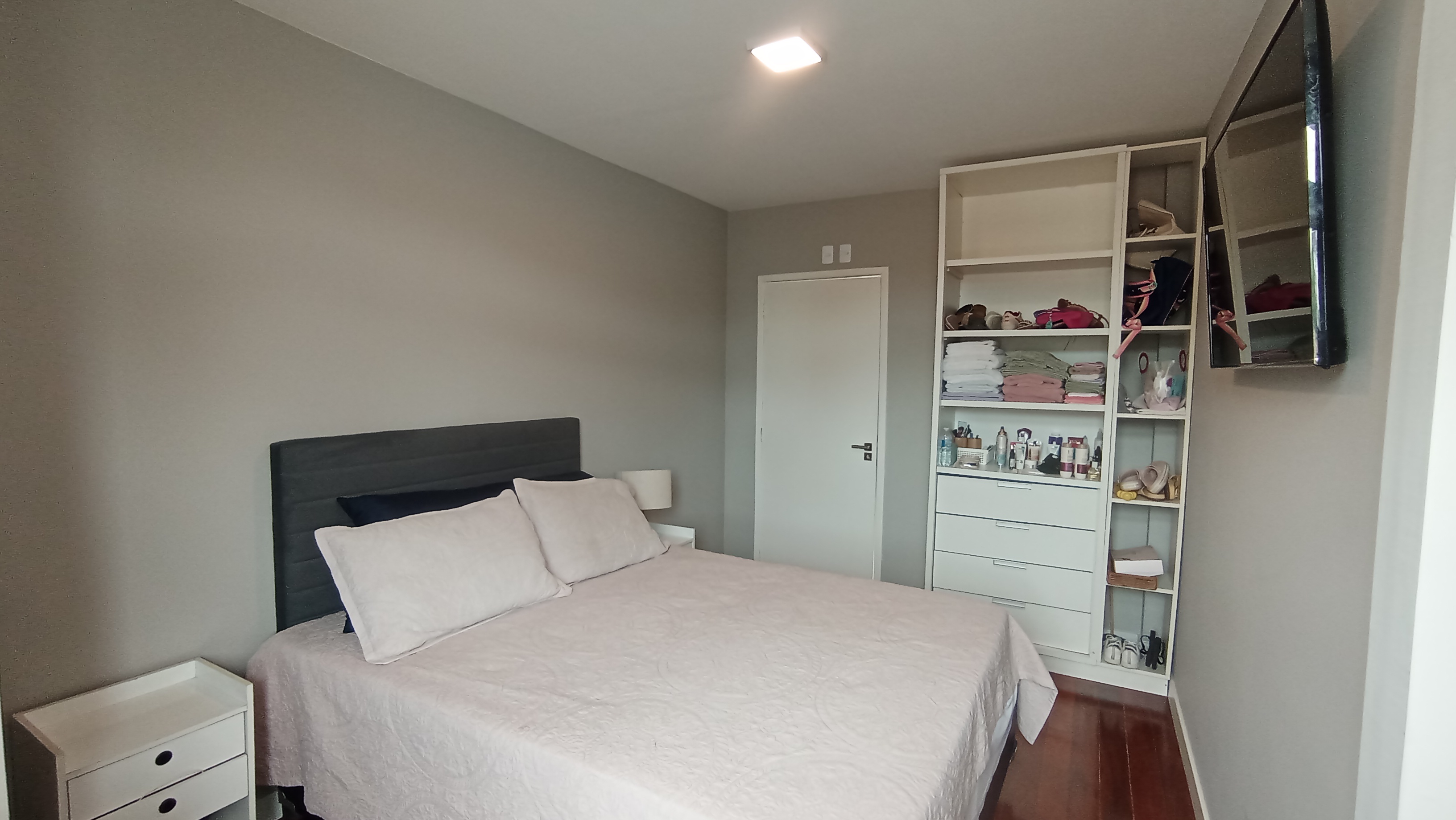 Casa à venda com 3 dormitórios no Condomínio Portal do Sol em Tremembé/SP.